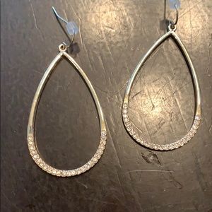 Premier Designs Gold Oval drop earrings
